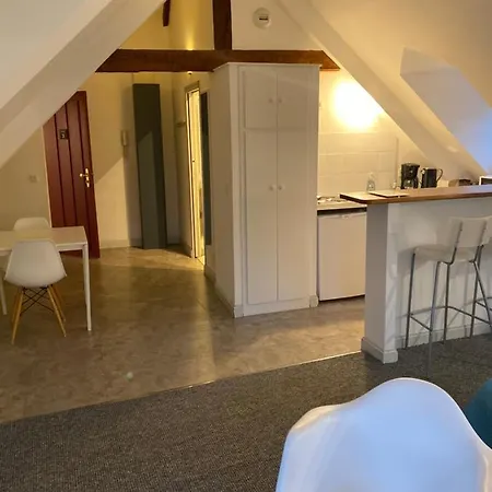 Apartment Studio 3 *