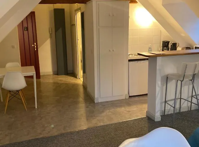 아파트 Studio 3 *